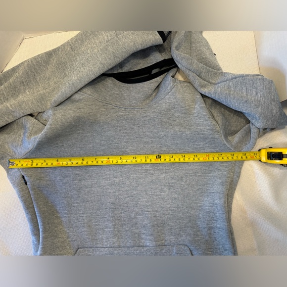 Nike Dri-Fit Hooded Sweatshirt w/Pockets and Thumb Holes, Light Gray, Small - Picture 14 of 16